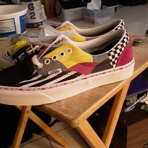 Vans - Picture 2 of 4